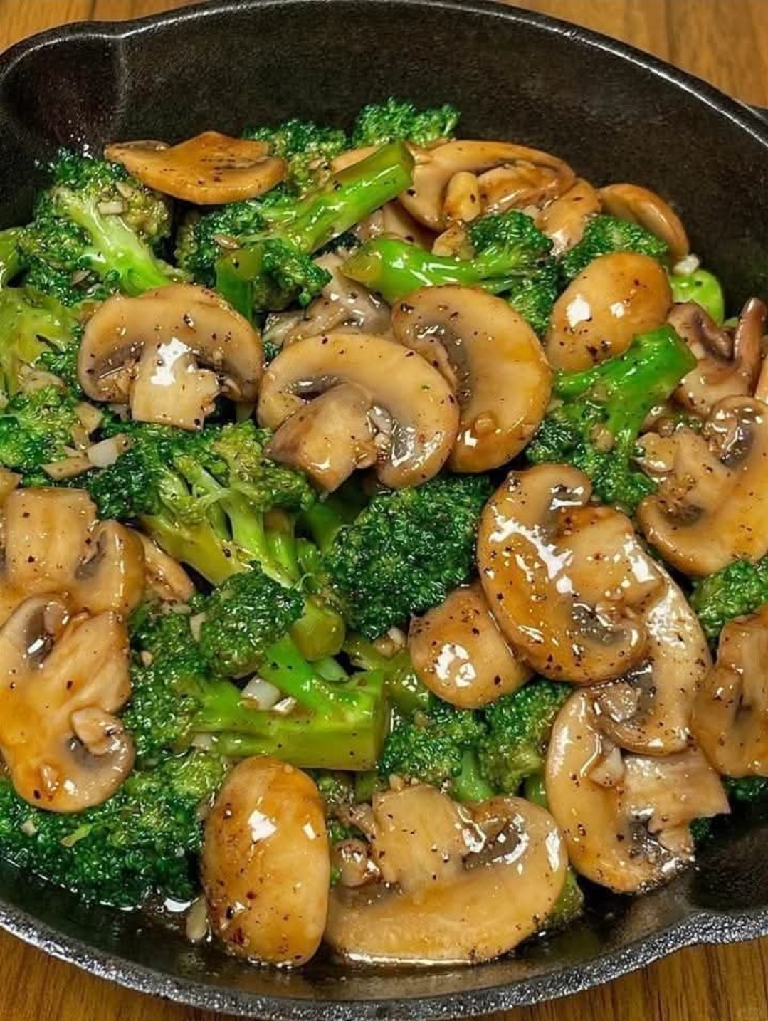 Wooow super gesund und sooo lecker, Brokkoli Champignons Pfanne in 15 ...