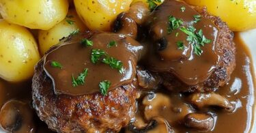 🍽️ Bouletten mit Champignon-Waldpilzsoße und Kartoffeln – Ein herzhaftes Gericht!