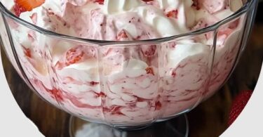 🍓 Ein wahrer Traum – Erdbeer Dessert mit Joghurt in nur 2–3 Minuten!