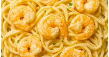 Spaghetti mit Garnelen in cremiger Knoblauch-Parmesan-Sauce 🍤🧄