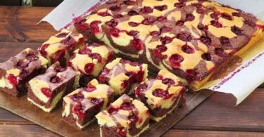 🍒 Kirsch-Blechkuchen – Luftig, saftig & absolut unwiderstehlich!