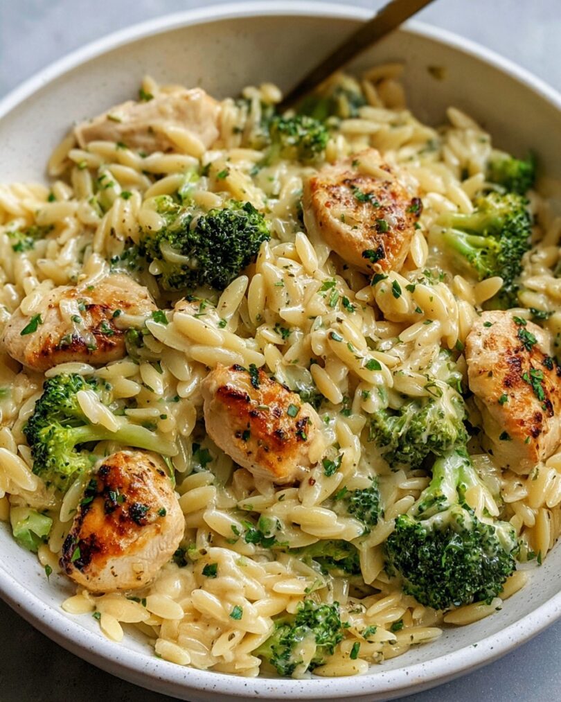 🍗🥦 Cremige Hähnchen-Orzo-Pfanne mit Brokkoli – Soulfood in 30 Minuten!