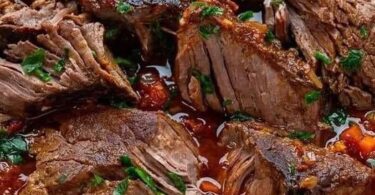 🍷 Italienischer Schmorbraten mit Knoblauch – Zart, aromatisch und einfach unwiderstehlich!