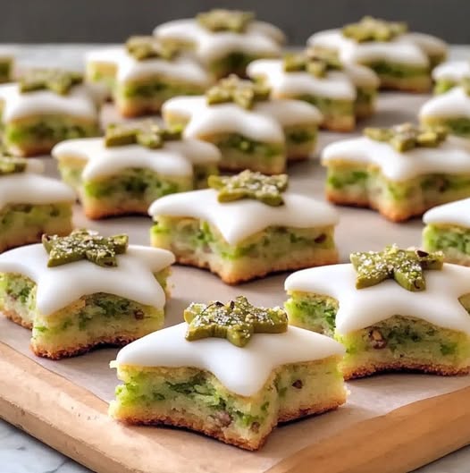 💚 Pistaziensternchen mit Zimtglasur – so himmlisch, dass sie auf der Zunge zergehen!