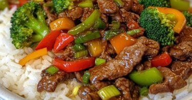 Rindfleisch-Pfanne mit Paprika und Reis – schnell, würzig & richtig sättigend