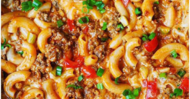 Supersaulecker! Rahmnudeln mit Hackfleisch – in nur 15 Minuten fertig 😍🍝