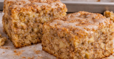 Ultrasaftiger Apfel-Nusskuchen mit Suchtfaktor 100! 😍🍏Ultrasaftiger Apfel-Nusskuchen mit Suchtfaktor 100! 😍🍏