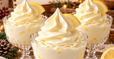 Weihnachts-Zitronencreme mit Joghurt – schnelles Dessert im Glas